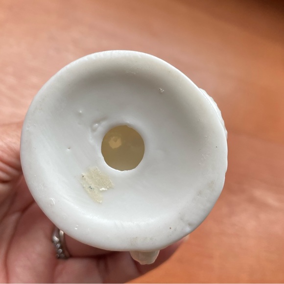 Vintage Glazed White Japanese Buddhist Beautifully Posed Kwan Yin - Picture 5 of 6